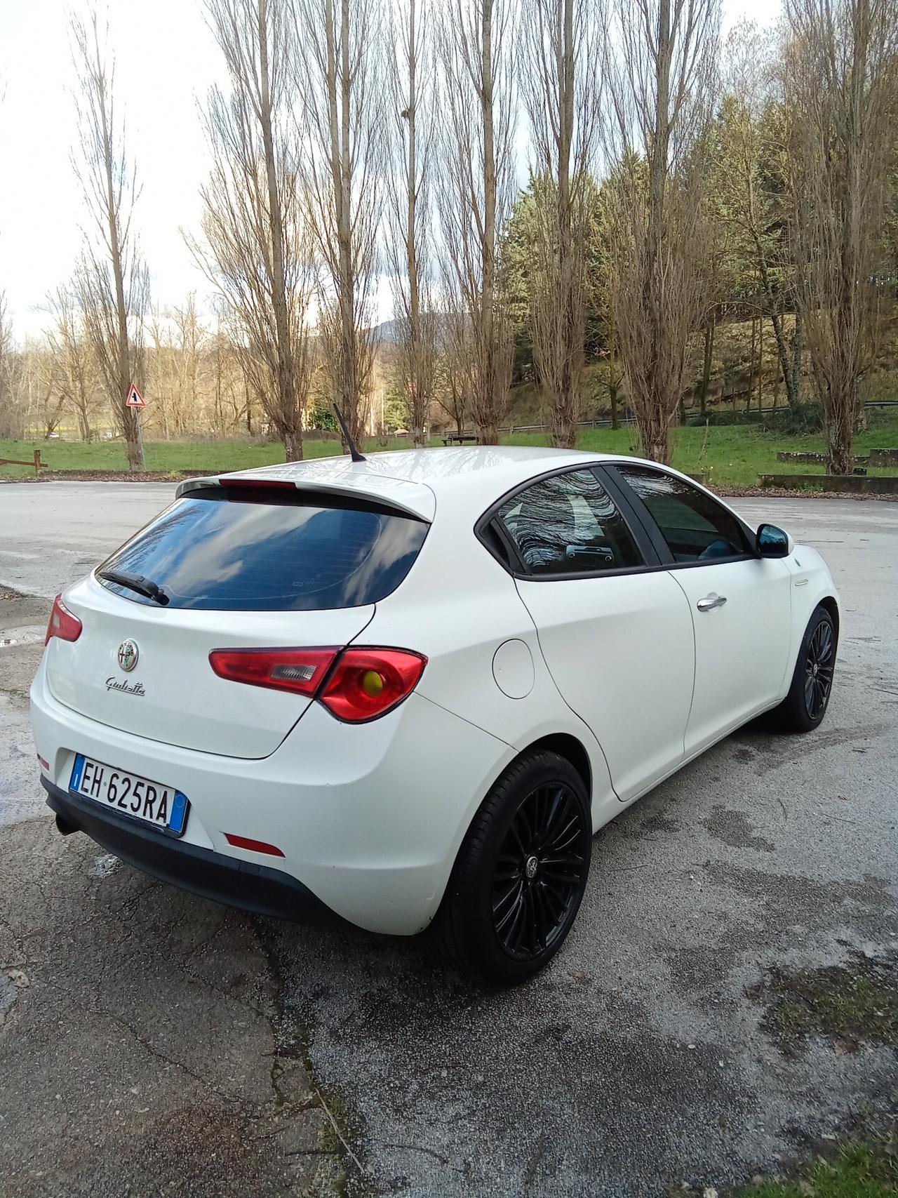 Alfa Romeo Giulietta 1.6 JTDm-2 105 CV 011