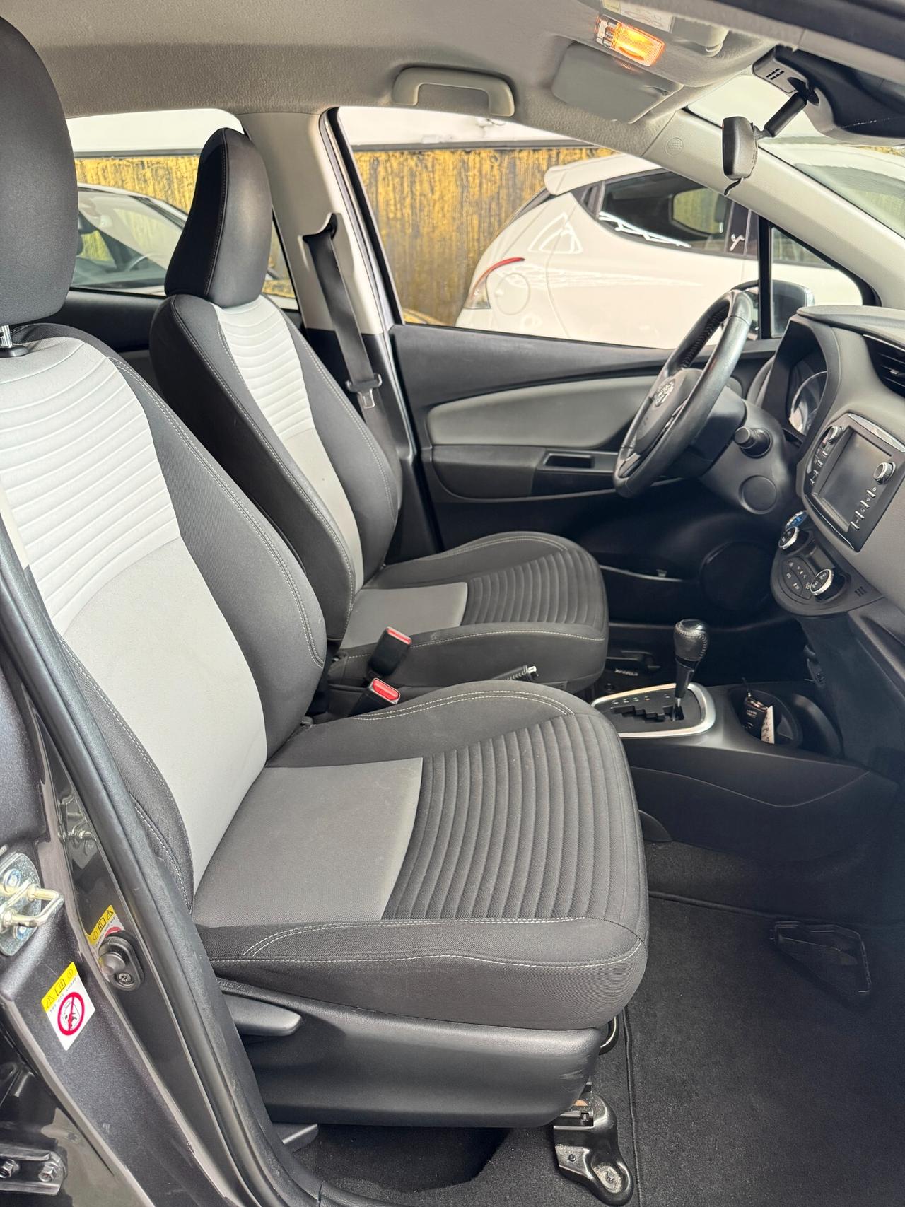 Toyota Yaris 1.5 Hybrid 5 porte Business