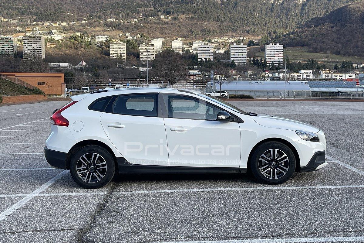 VOLVO V40 Cross Country D2 Momentum