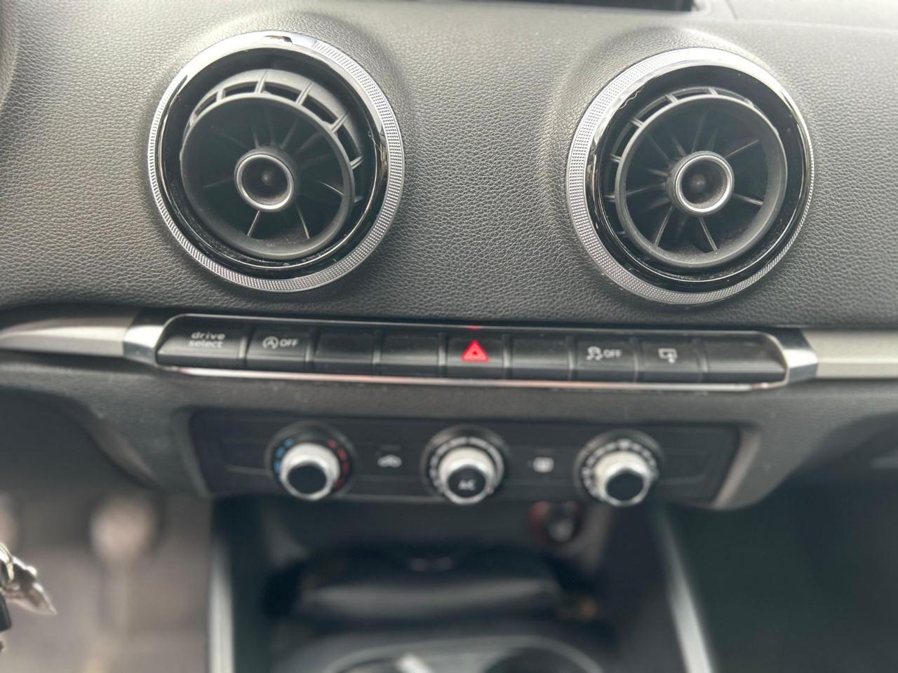 Audi A3 SPB 1.6 TDI S LINE