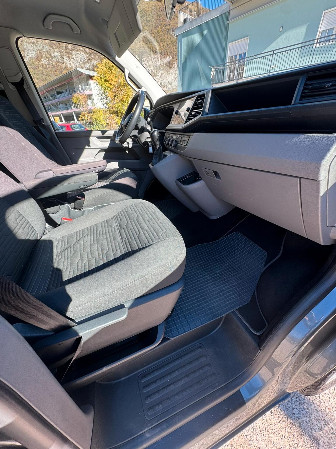 Volkswagen T6.1 Caravelle 2.0 TDI 150CV DSG Cruise STRAFULL 8 Posti