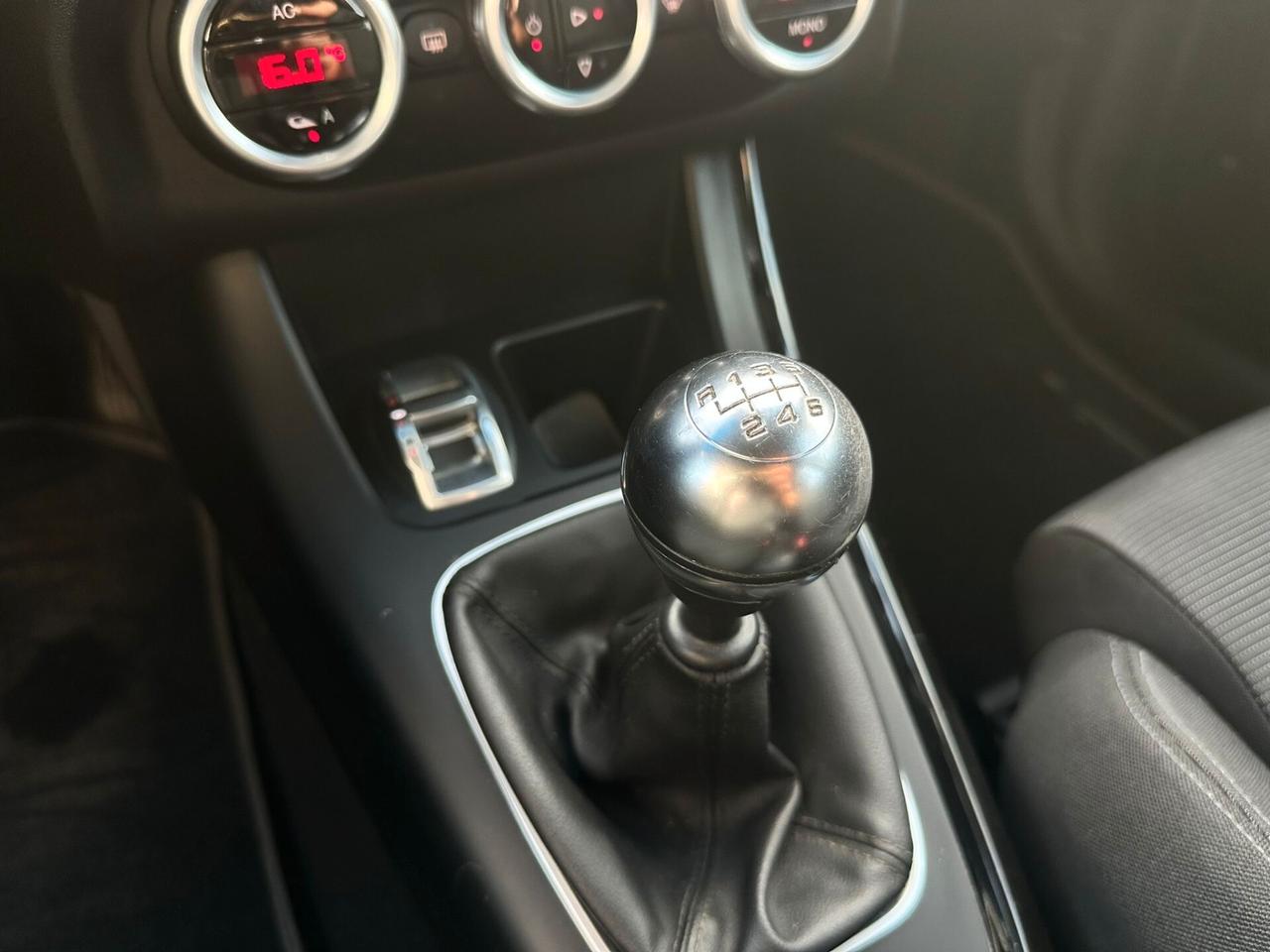 Alfa Romeo Giulietta 2.0 JTDm-2 140 CV Distinctive