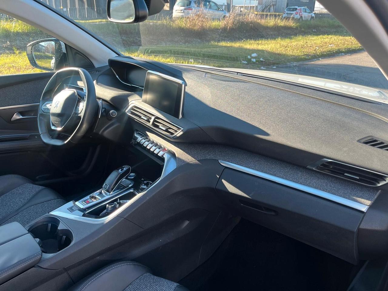 Peugeot 3008 BlueHDi 120 EAT6 S&S Allure