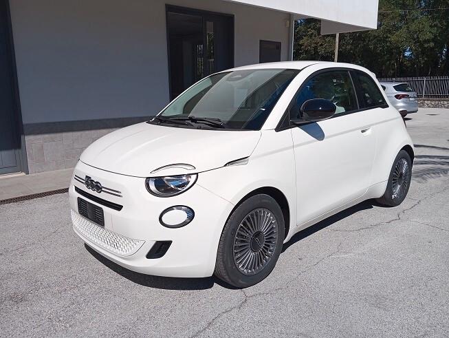 Fiat 500 Berlina Hybrid Icon