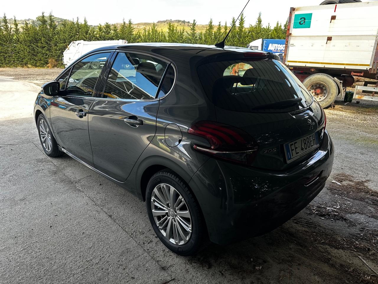 Peugeot 208 PureTech 82 5 porte Allure