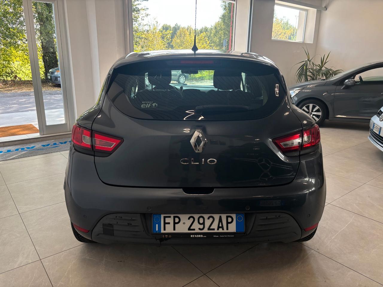 Renault Clio TCe 12V 90 CV 5 porte Moschino Intens