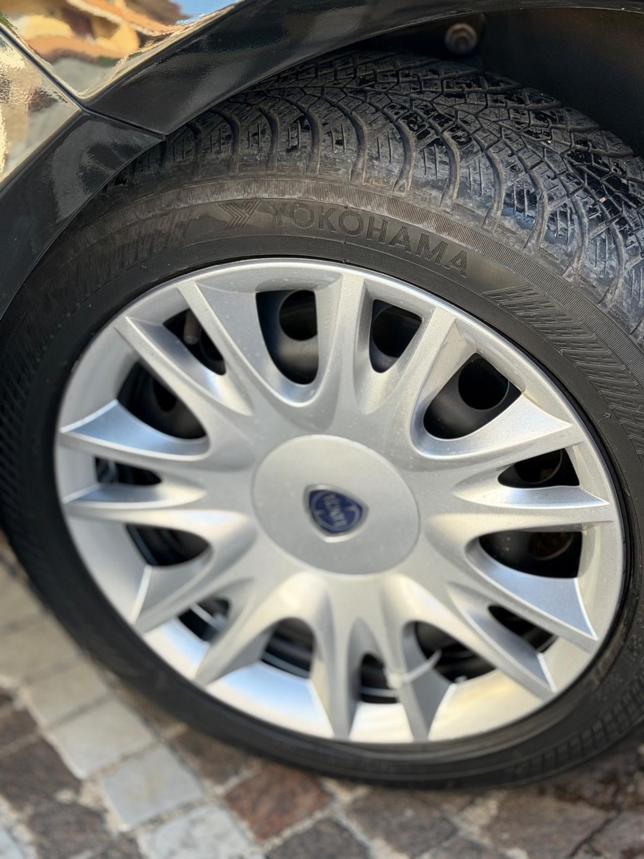 Lancia Ypsilon 1.2 69CV Elefantino