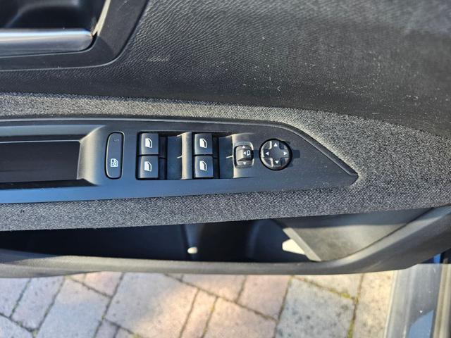 PEUGEOT 3008 BlueHDi 130 S&S Active