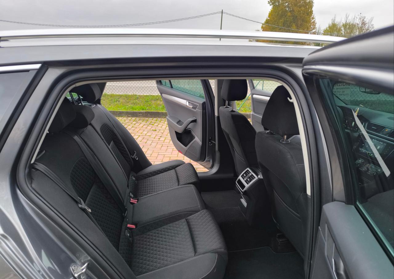 Skoda Superb 2.0 TDI EVO 150 CV SCR DSG Wagon Executive