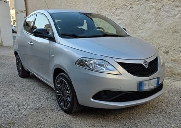 Lancia Ypsilon 1.3 MJT 95CV S&S GOLD