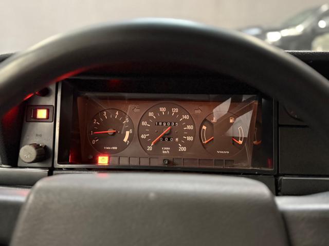 VOLVO 240 2.0 cat Station Wagon Polar