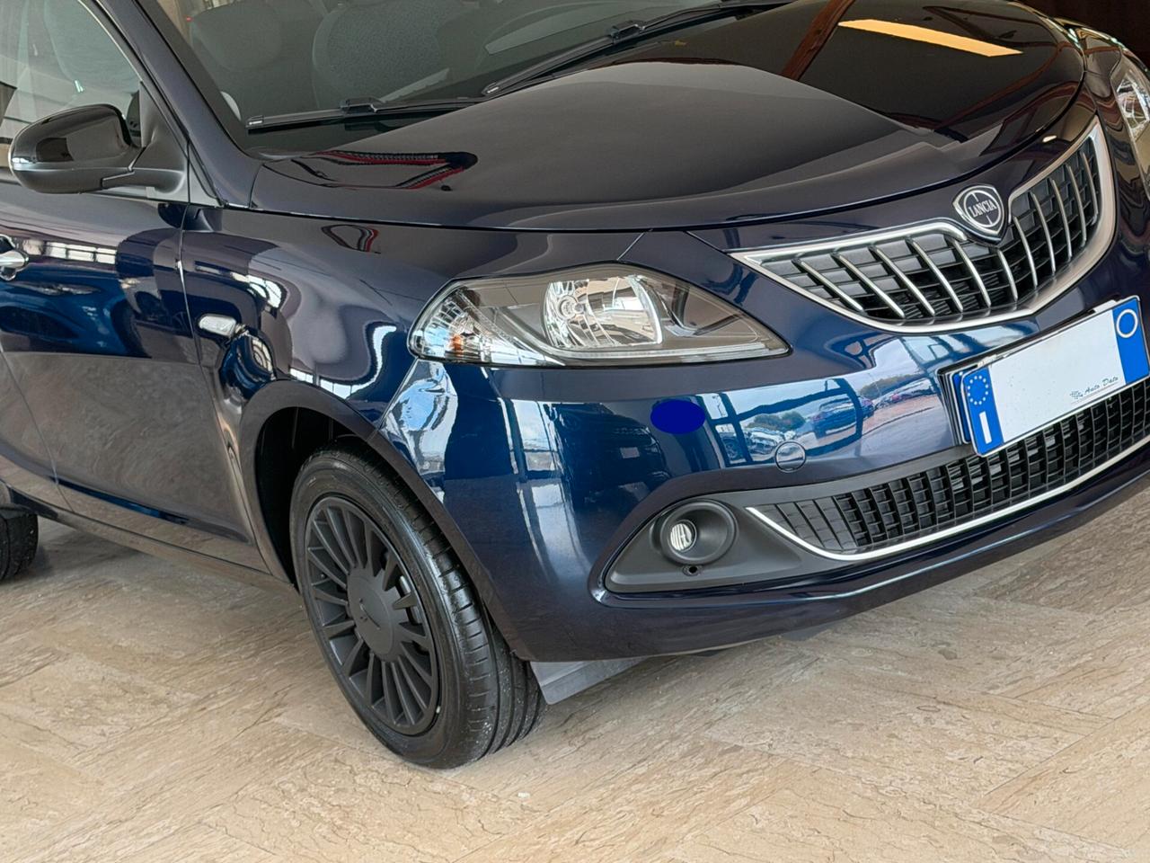 Lancia Ypsilon 1.0 FIREFLY 70 cv. Hybrid SILVER