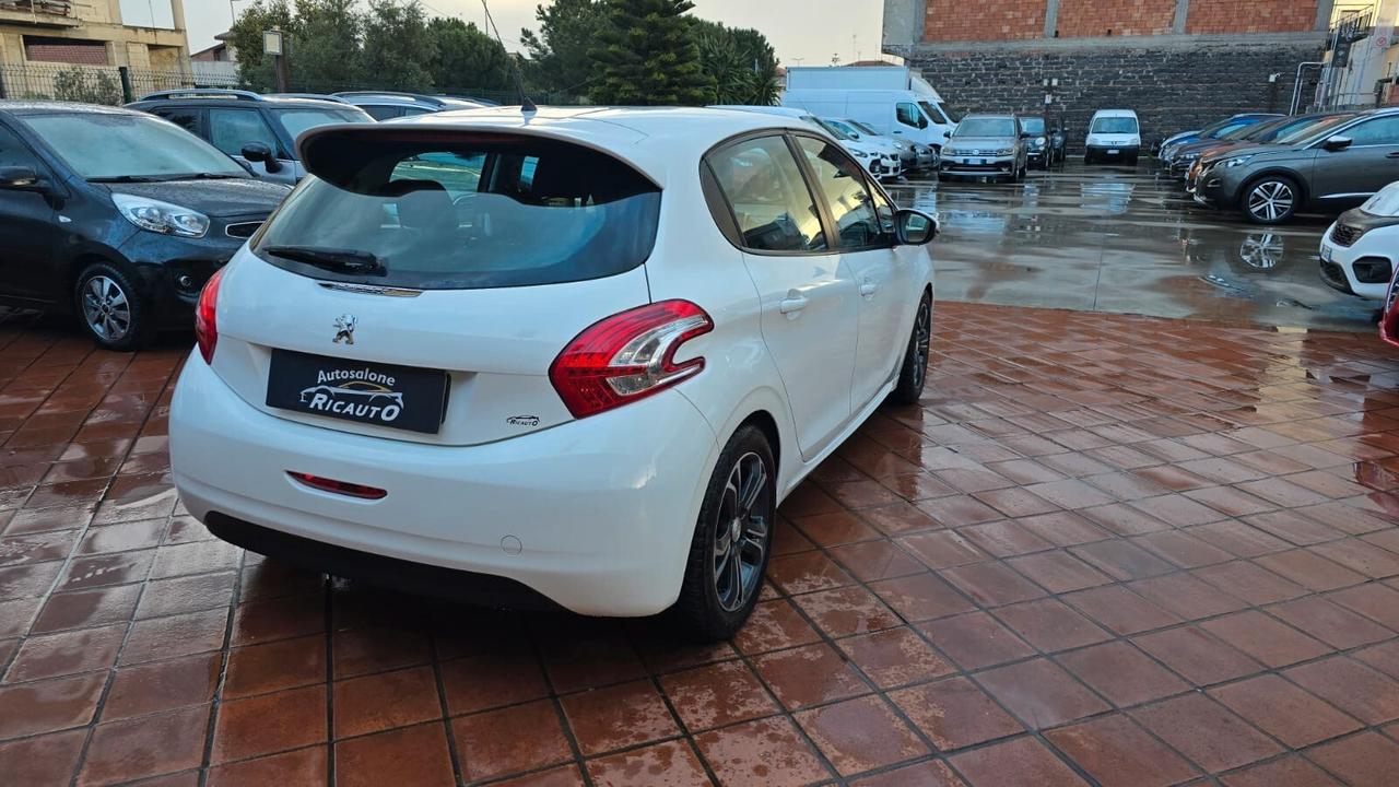 Peugeot 208 1.4 HDi 68 CV 5 porte Allure