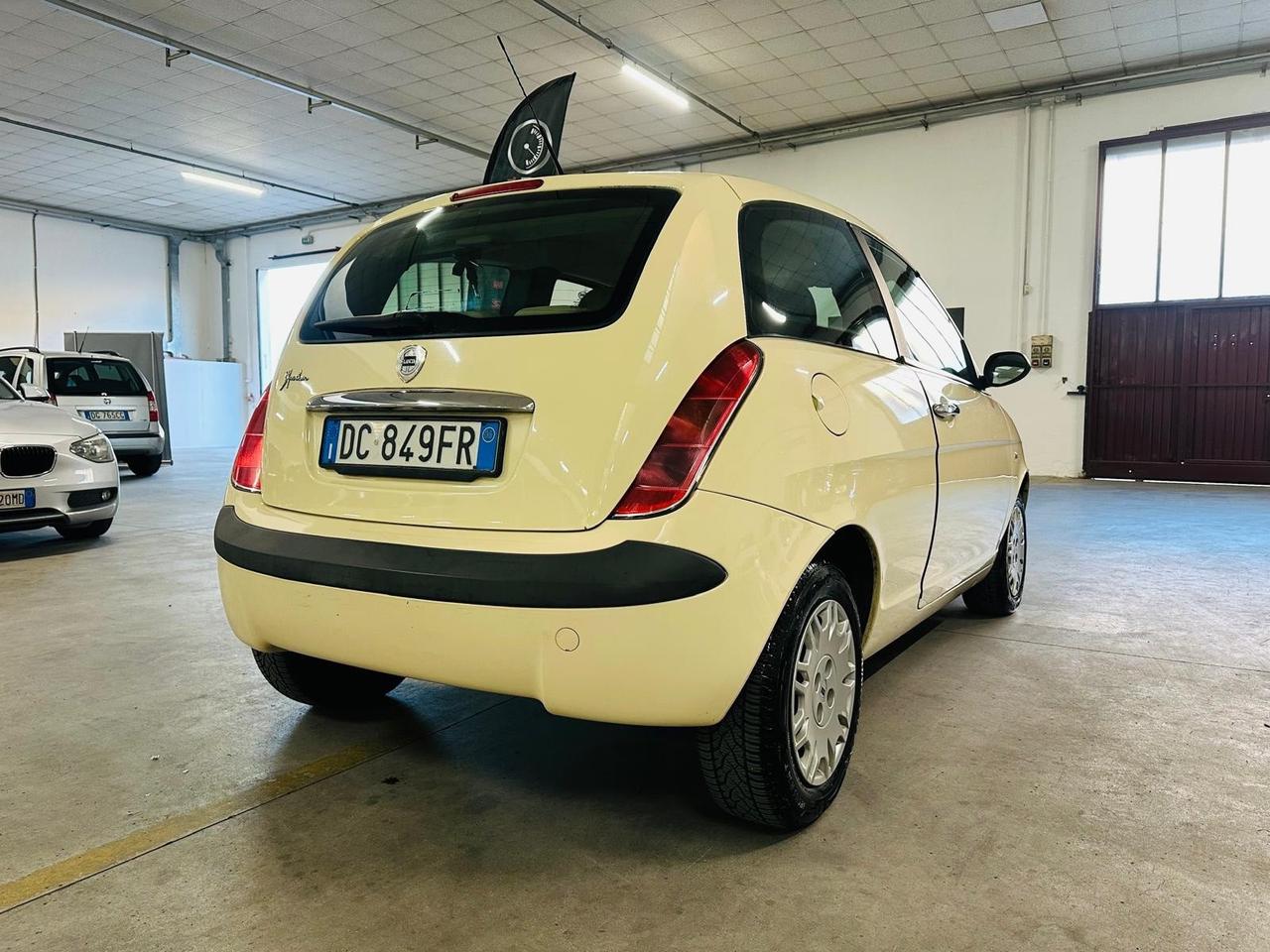 Lancia Ypsilon 1.2 Argento