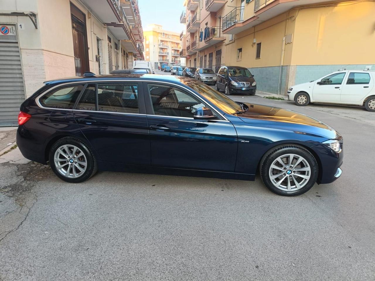 Bmw 320 320d Efficient Dynamics Touring Business Advantage aut.
