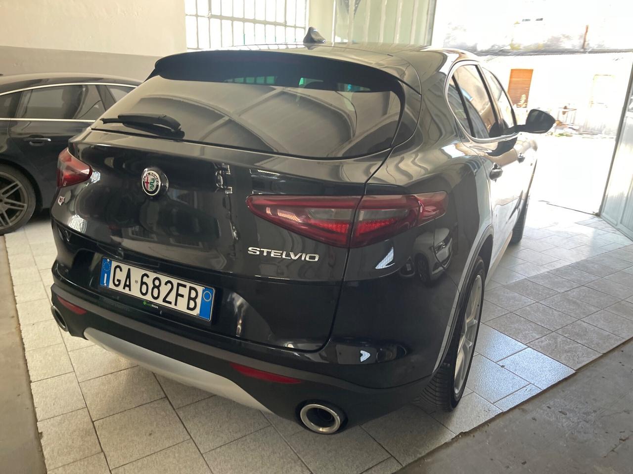 Alfa Romeo Stelvio 2.0 Turbo 280 CV AT8 Q4 Veloce