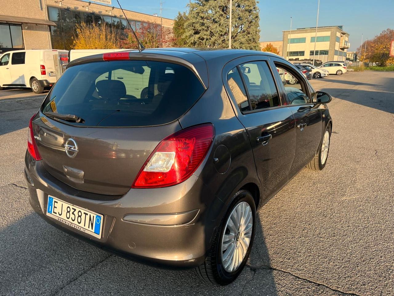 Opel Corsa 1.2 5 porte Club