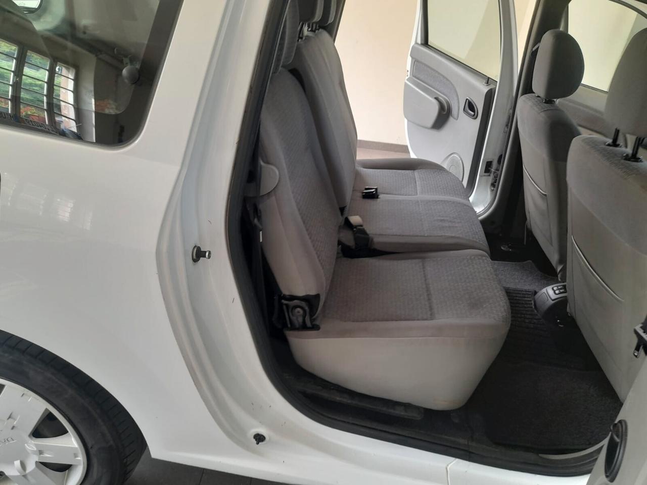 Dacia Logan MCV 1.6 7 posti Lauréate