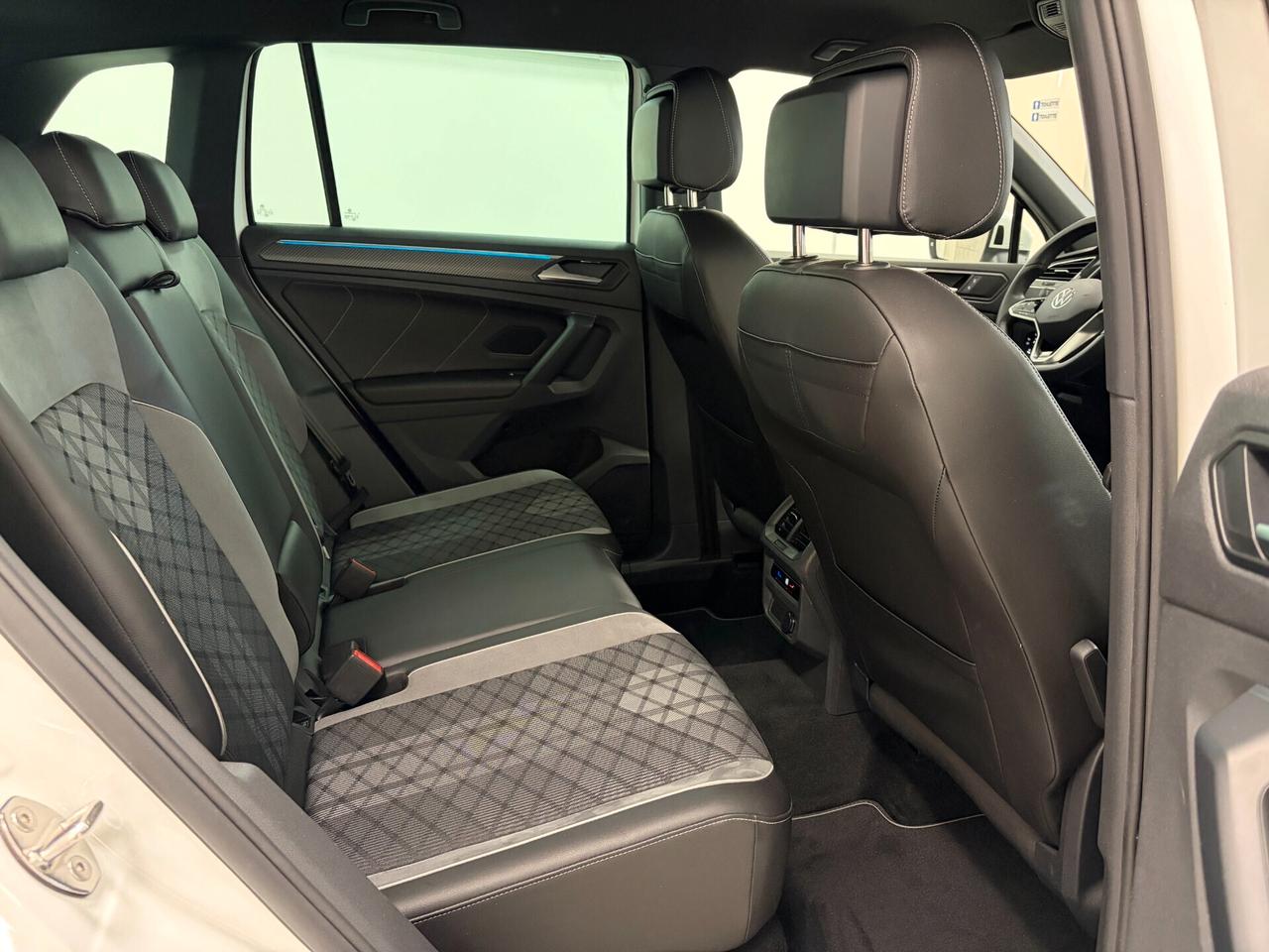 Volkswagen Tiguan 2.0 TDI 150 CV SCR DSG R-Line