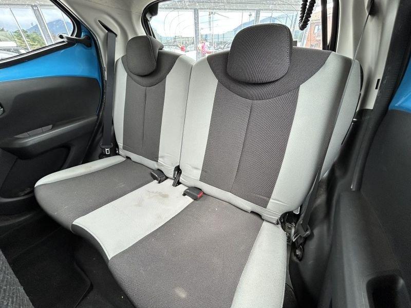 Toyota Aygo 1.0 VVT-i 69 CV 5p x-play NAVI + RETROCAMERA