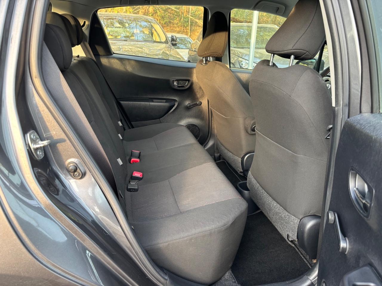 Toyota Yaris 1.3 5 porte Lounge AUTOMATICA