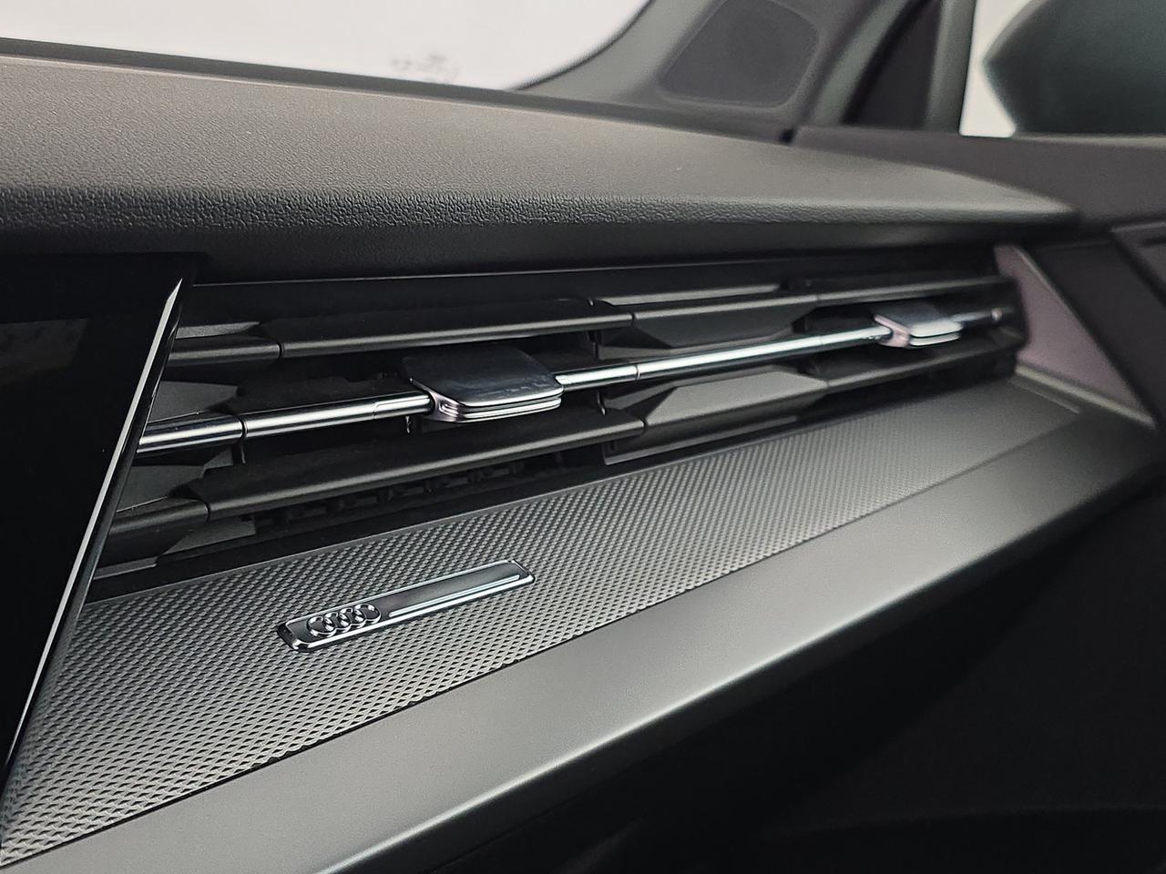 Audi A3 sportback 35 1.5 tfsi mhev s line edition s-tronic