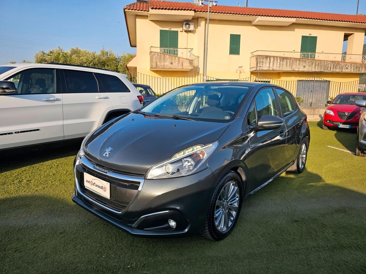 Peugeot 208 PureTech 82 5p. GPL Allure