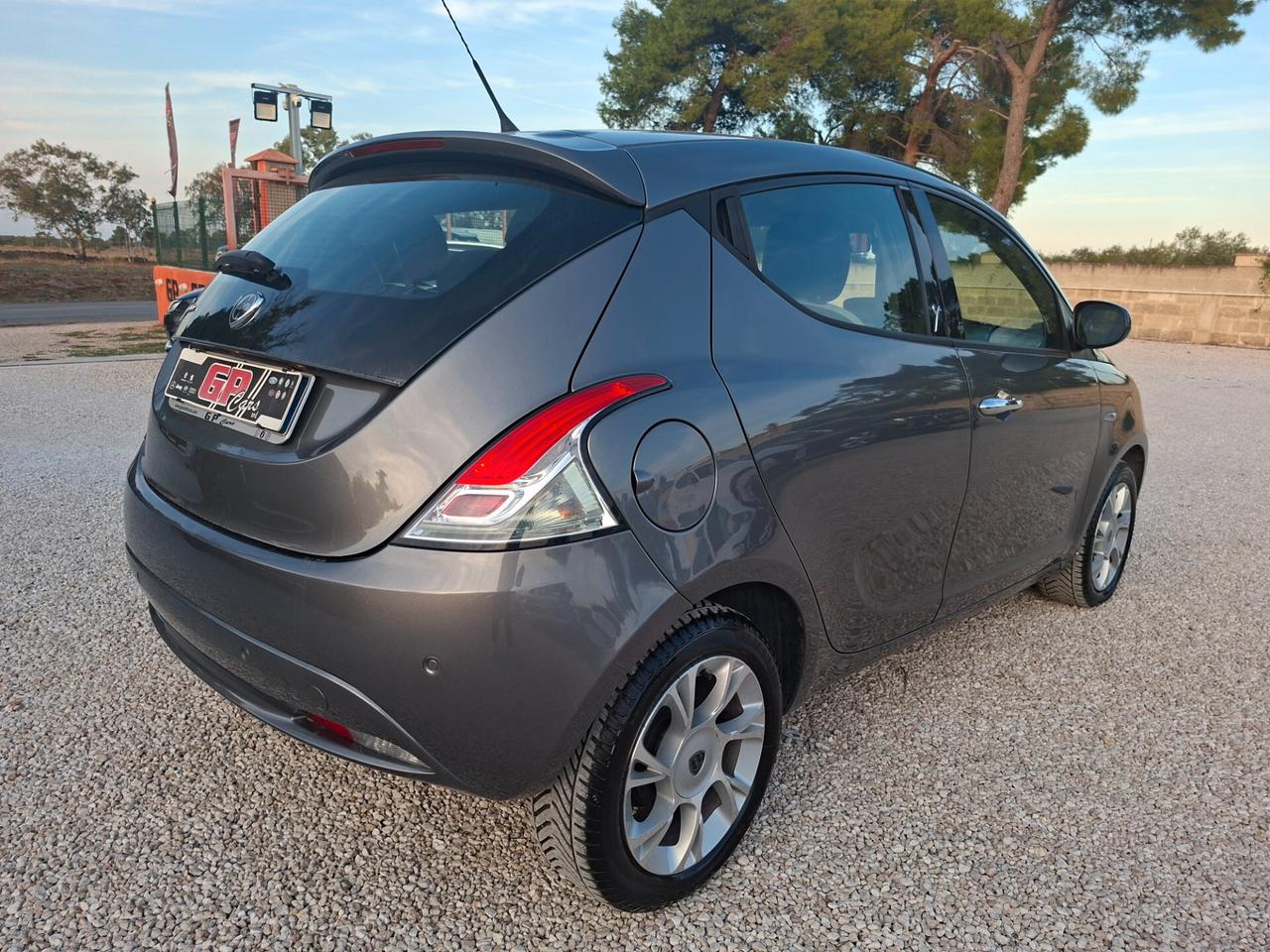 Ypsilon 1.3 MJT 95 CV 5p Cerchi*Clima