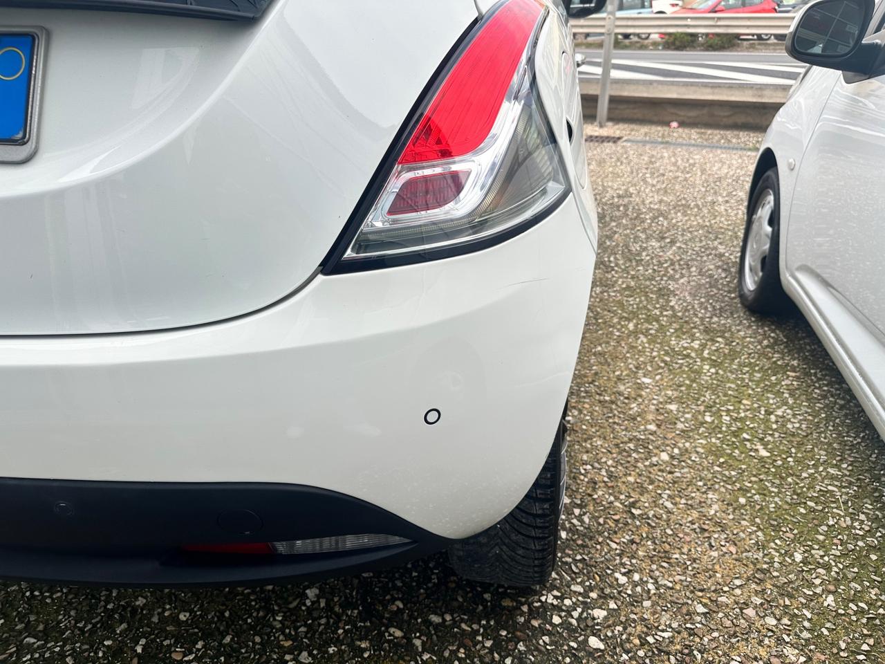 Lancia Ypsilon 0.9 TwinAir 85 CV 5 porte Metano Ecochic Gold