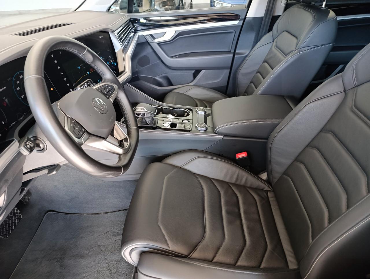 Volkswagen Touareg 3.0 V6 tdi scr Elegance 231cv auto
