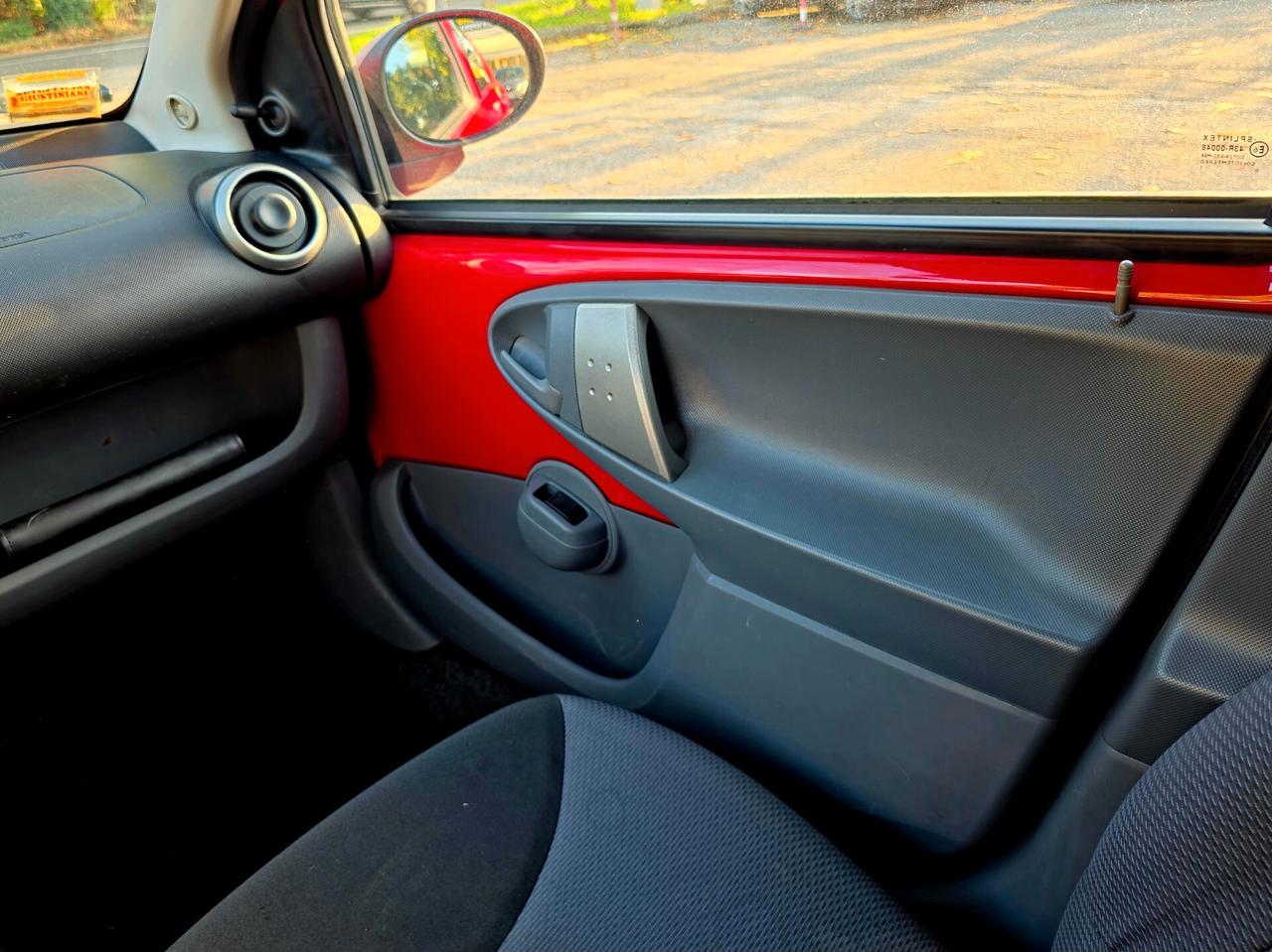 Toyota Aygo 1.0 12V VVT-i 5 porte Sol 2007-E4 Manuale NEO