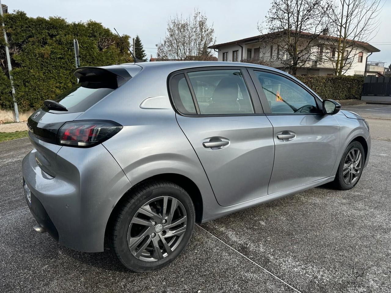 Peugeot 208 PureTech 75 Stop&Start 5 porte Allure Pack neopatentati