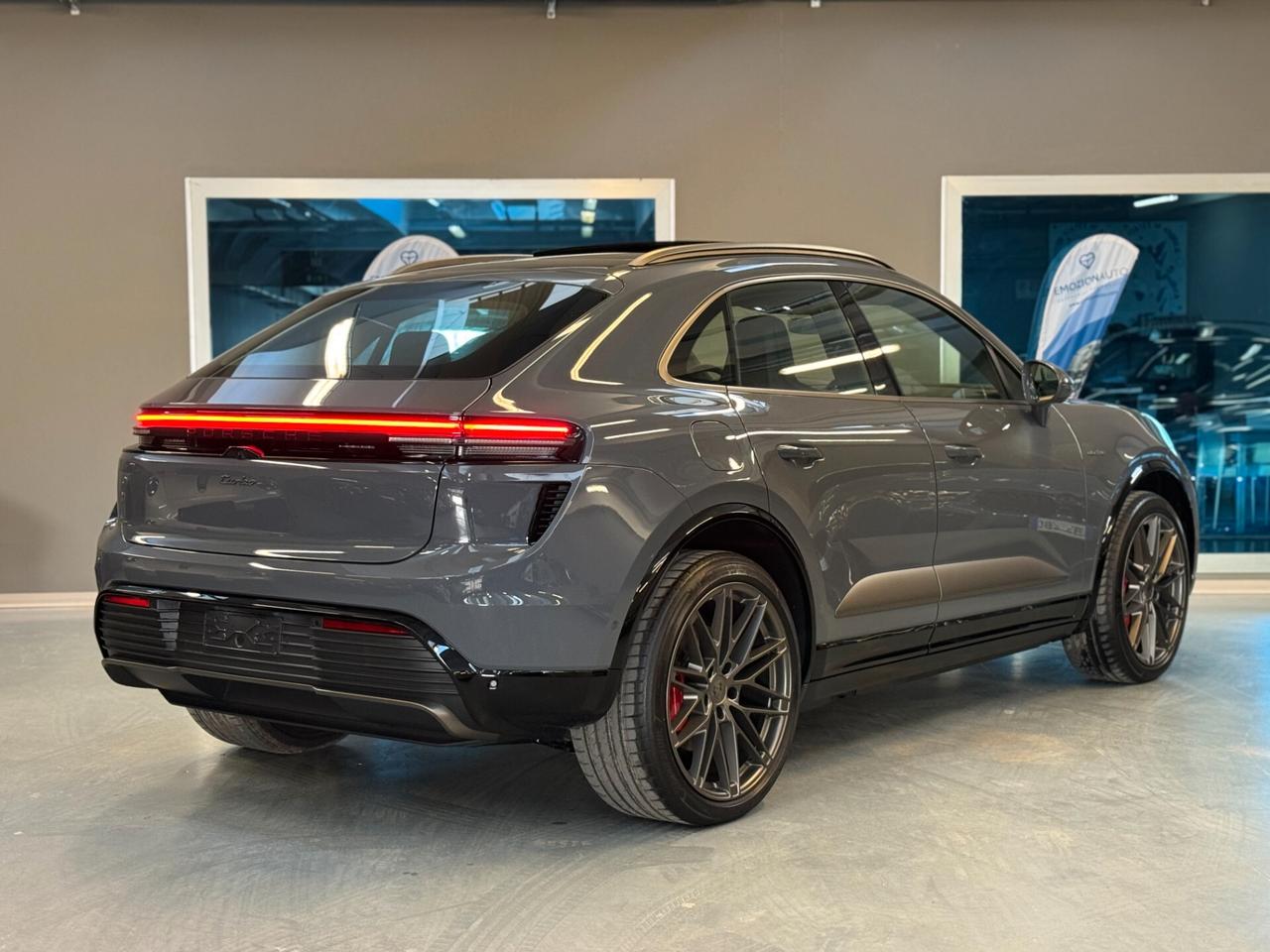 Porsche Macan EV TURBO - FULL ELETTRICO VENTILATI SOSP. PNEUMATICHE ASSE STERZANTE