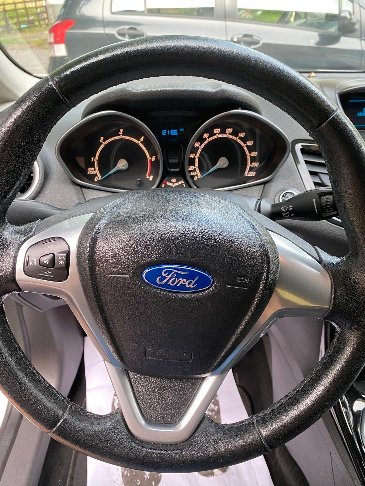 Ford Fiesta 1.5 TDCi 75CV 5 porte Titanium GARANZIA 1 ANNO