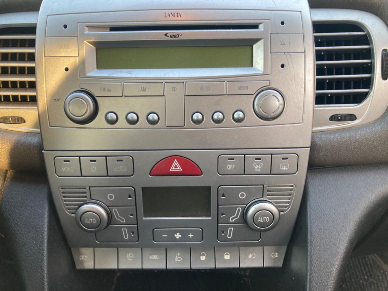 LANCIA YPSILON KM139.817(EDIZIONE LIMITATA VERSUS)