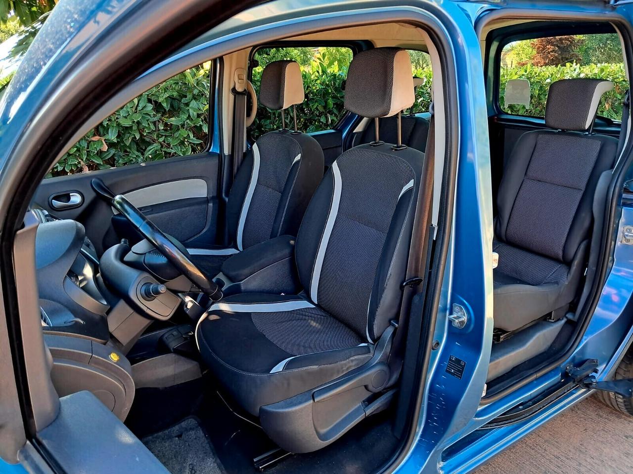 Renault Kangoo TRASPORTO DISABILI PIANALE RIBASSATO