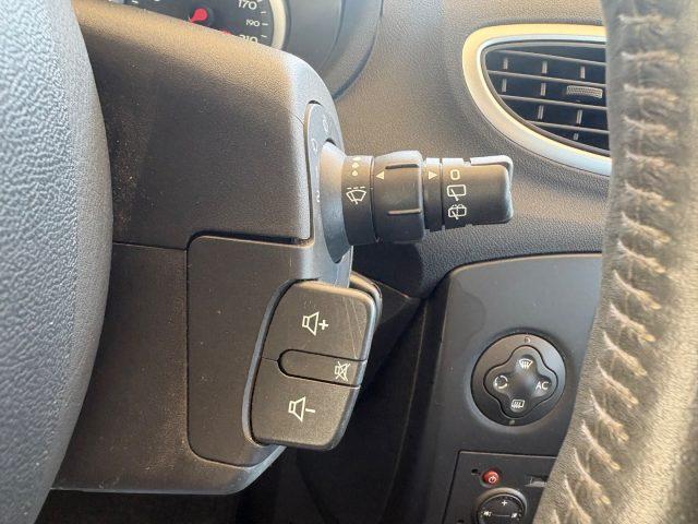 RENAULT Clio 1.6 16V 3 porte GANCIO TRAINO OK NEOPATENTATO