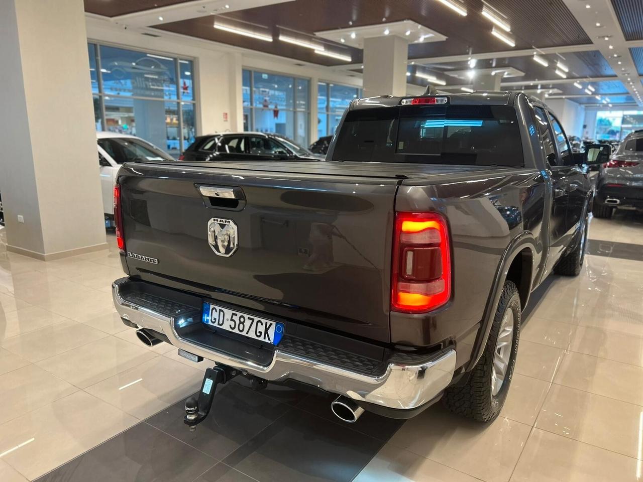 Dodge RAM 1500 5.7 LARAMIE CAB 4WD 395CV auto
