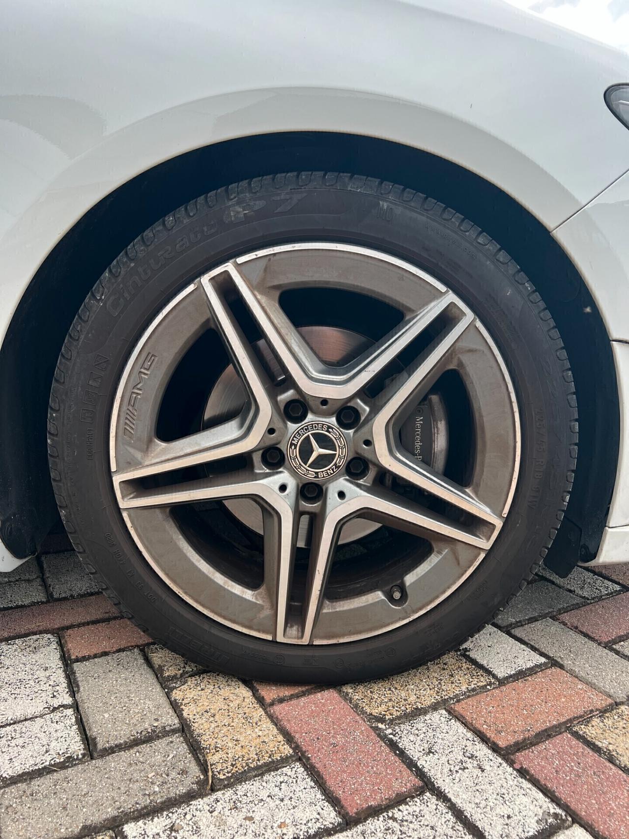 Mercedes-benz B 200 d Premium