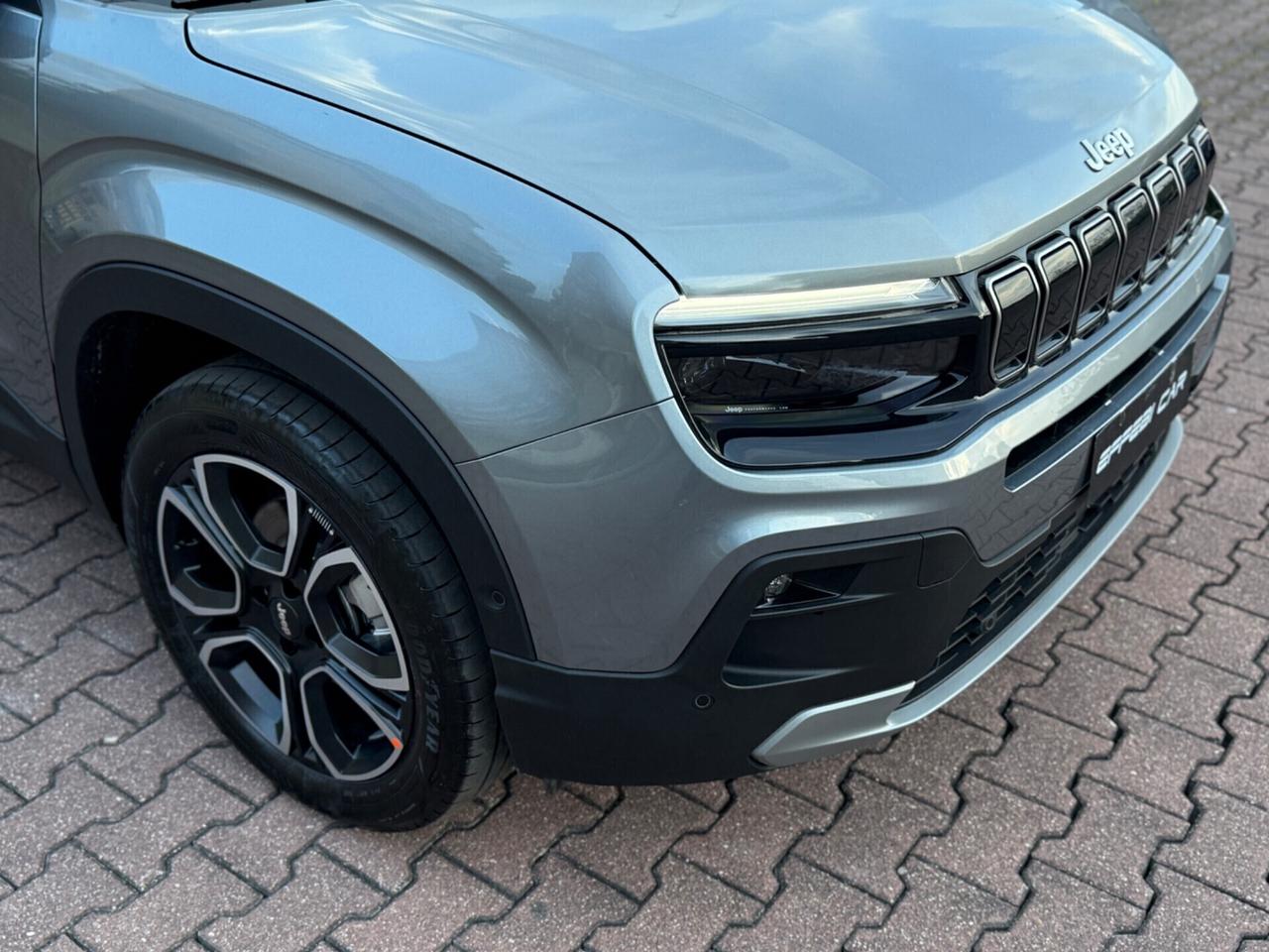 Jeep Avenger 1.2 e-Hybrid 110 cv MHEV Summit