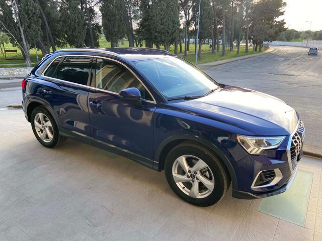 AUDI Q3 35 2.0 TDI S tronic Business Advanced COCKPIT