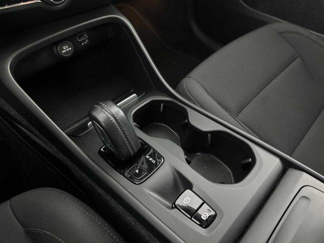 VOLVO XC40 T3 Geartronic Momentum