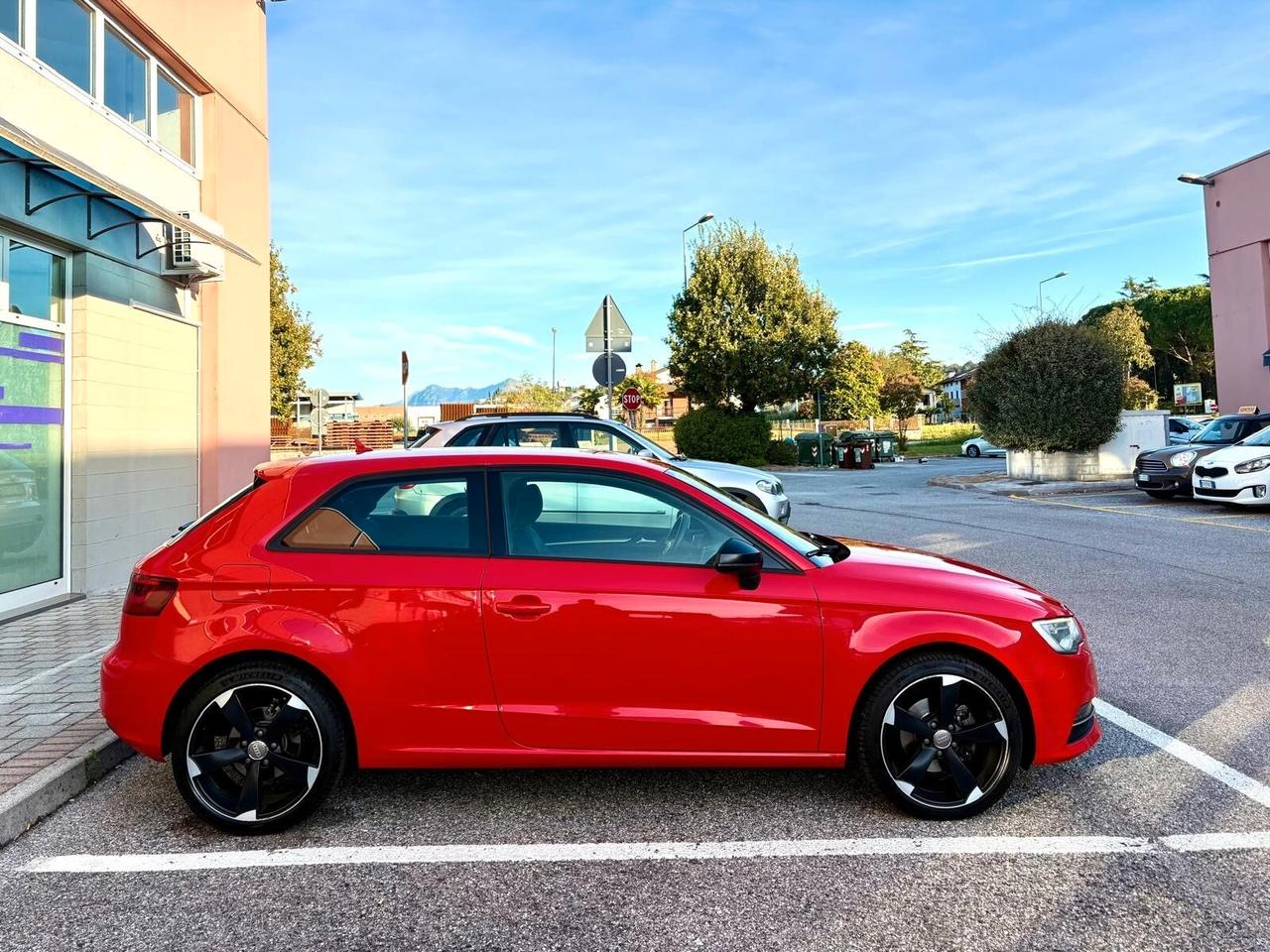 Audi A3 1.6 TDI 105 cv Neopatentati