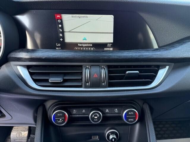 Alfa Romeo Stelvio 2.2 Turbodiesel 160 CV AT8 RWD