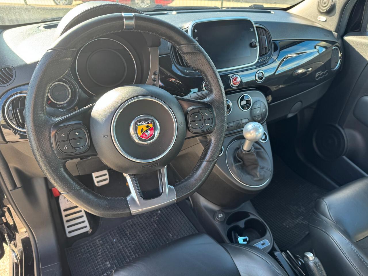 Abarth 595 1.4 Turbo T-Jet 165 CV Scorpioneoro