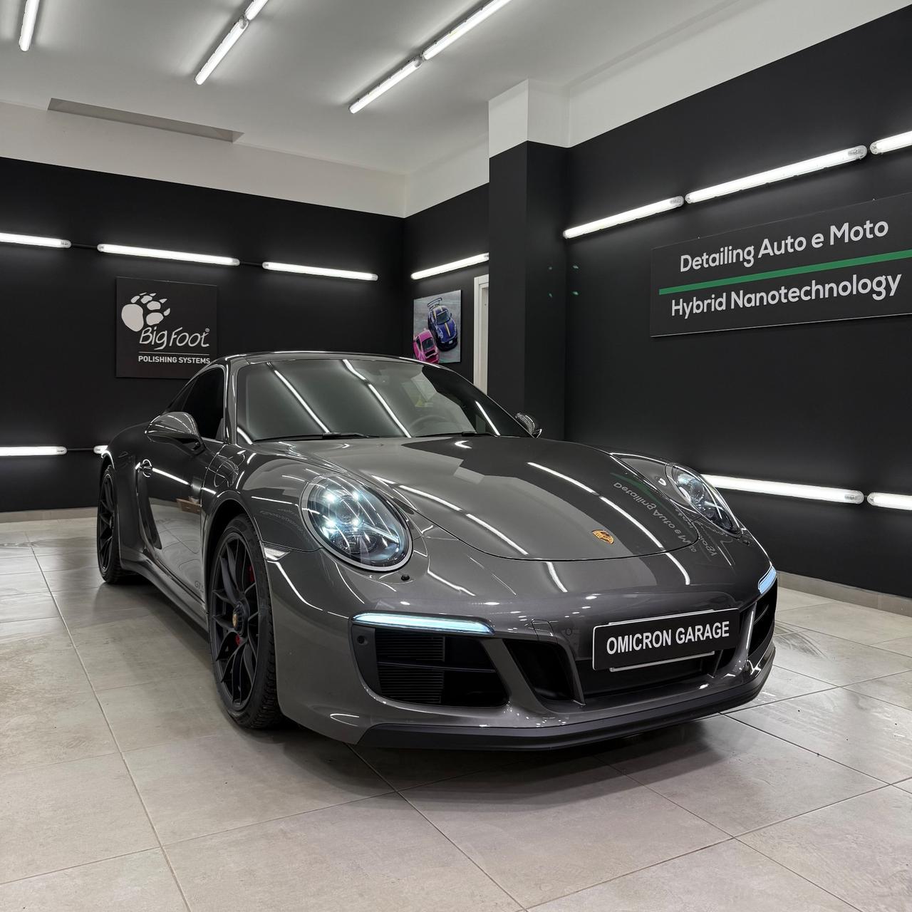 Porsche 991 911 Carrera 4 GTS