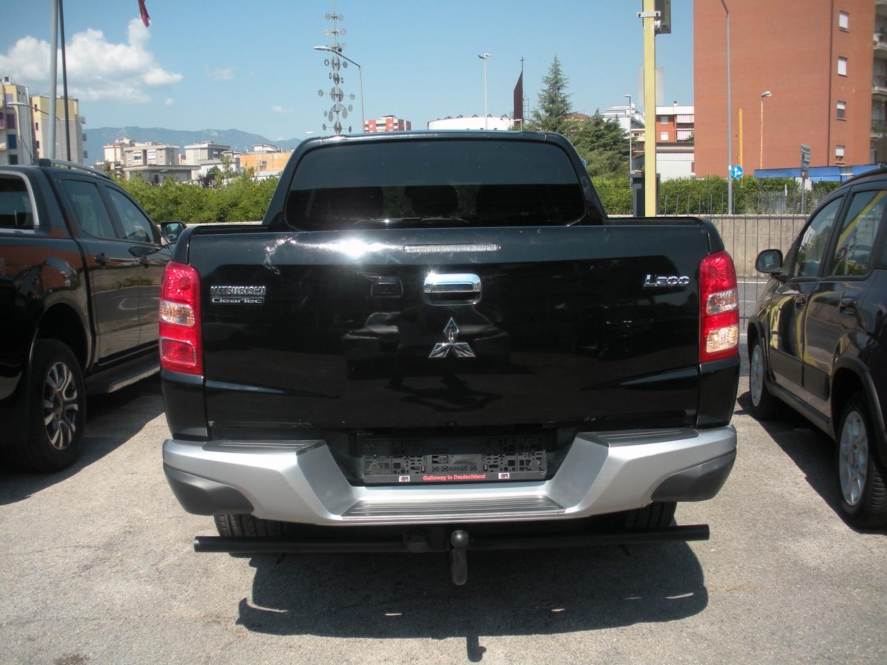 Mitsubishi L200 2.4 DI-D/181CV Double Cab Intense PACK-BLACK