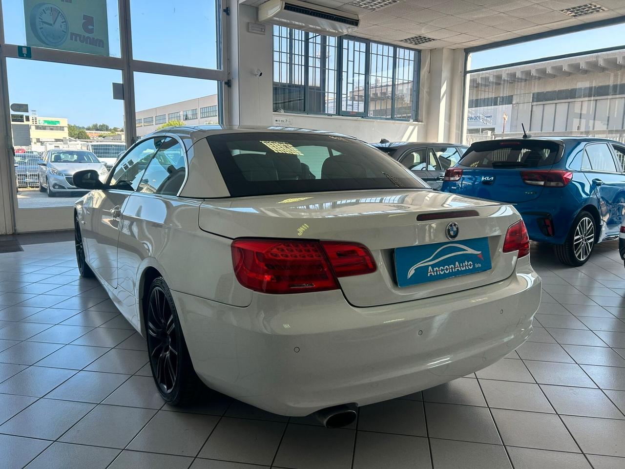 Bmw 320 Cabrio 2.0D 2011