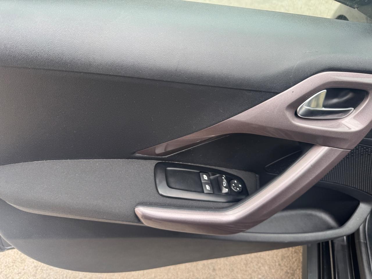 Peugeot 2008 BlueHDi 1600dci Urban Cross