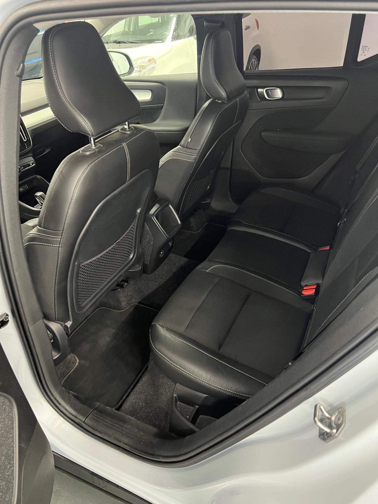 Volvo XC40 D4 AWD Geartronic Momentum